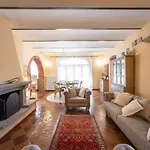 Escape In Tuscany In With La Croce