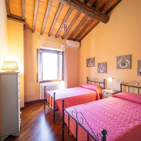 فيلة Escape In Tuscany In With