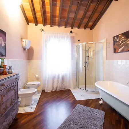 Escape In Tuscany In With La Croce